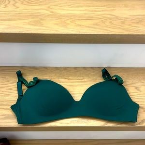 3 for 20$ Victoria’s Secret wireless bra with sparkle accent straps